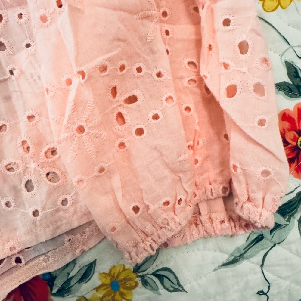 Eyelet Bows Pink Blouse 🎀 - Picture 4 of 12